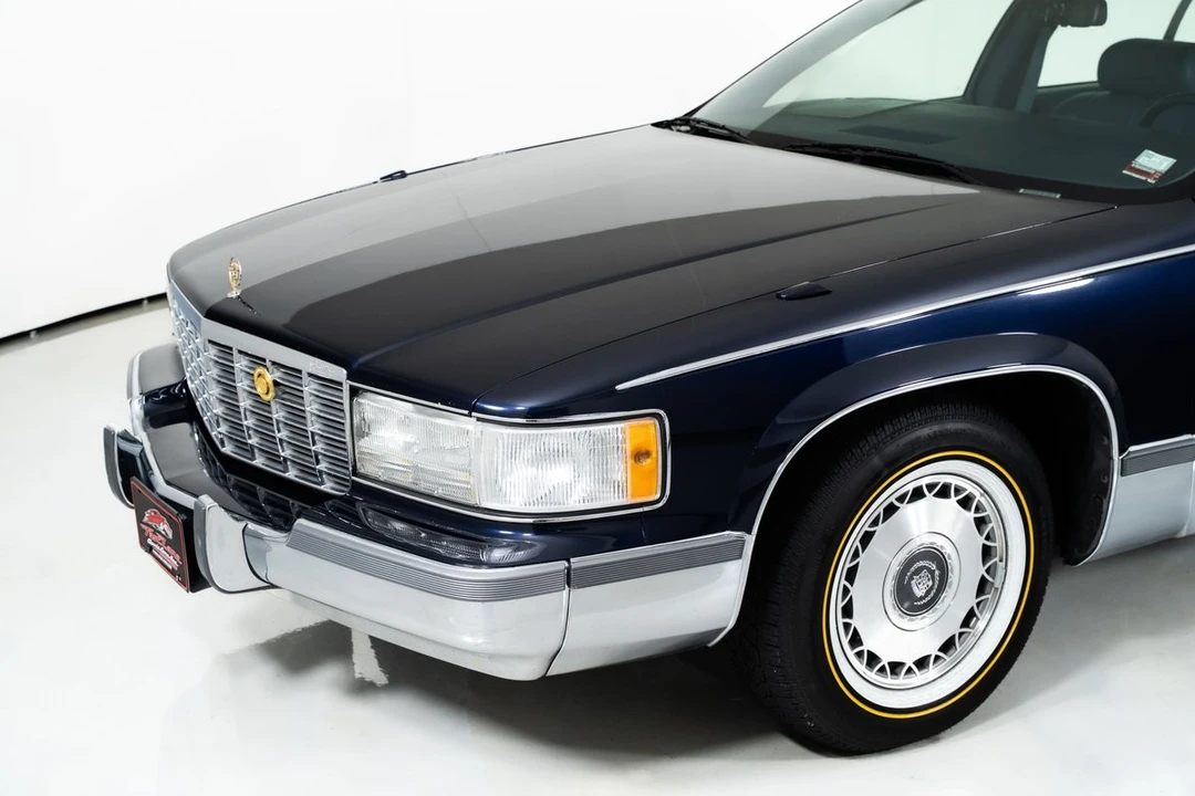 1996 Cadillac Fleetwood - Image 6 of 21