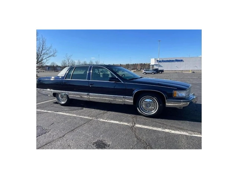 1996 Cadillac Fleetwood - Image 2 of 5