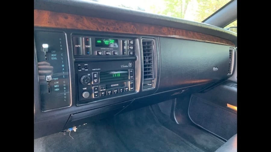 1996 Cadillac Fleetwood - Image 4 of 12