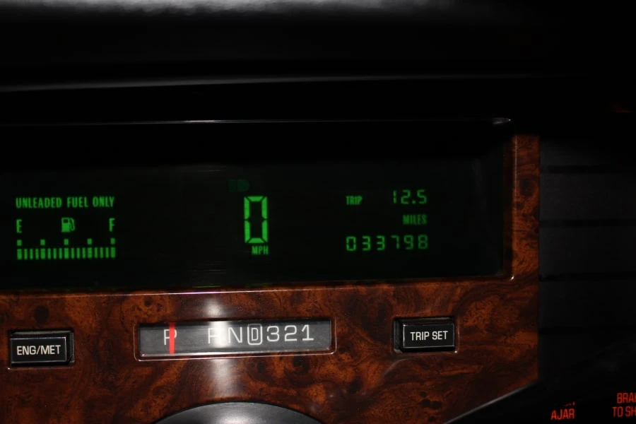 1996 Cadillac Fleetwood - Image 5 of 12