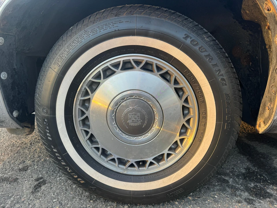 1996 Cadillac Fleetwood - Image 30 of 31