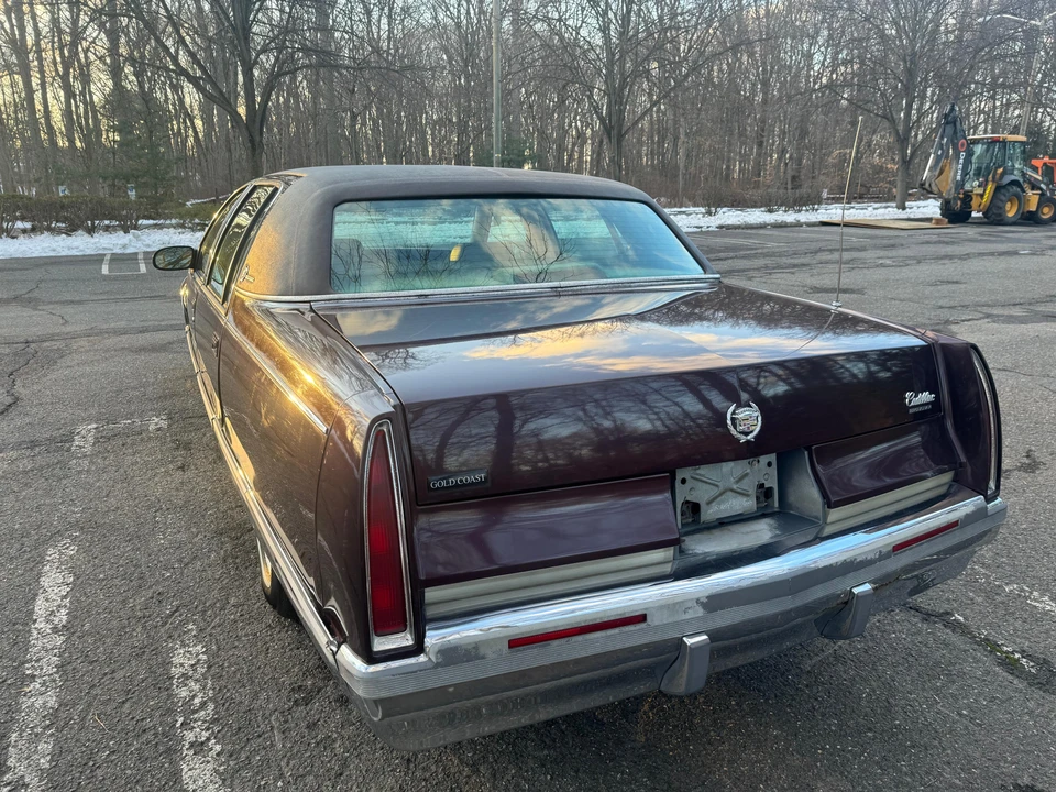 1996 Cadillac Fleetwood - Image 15 of 31