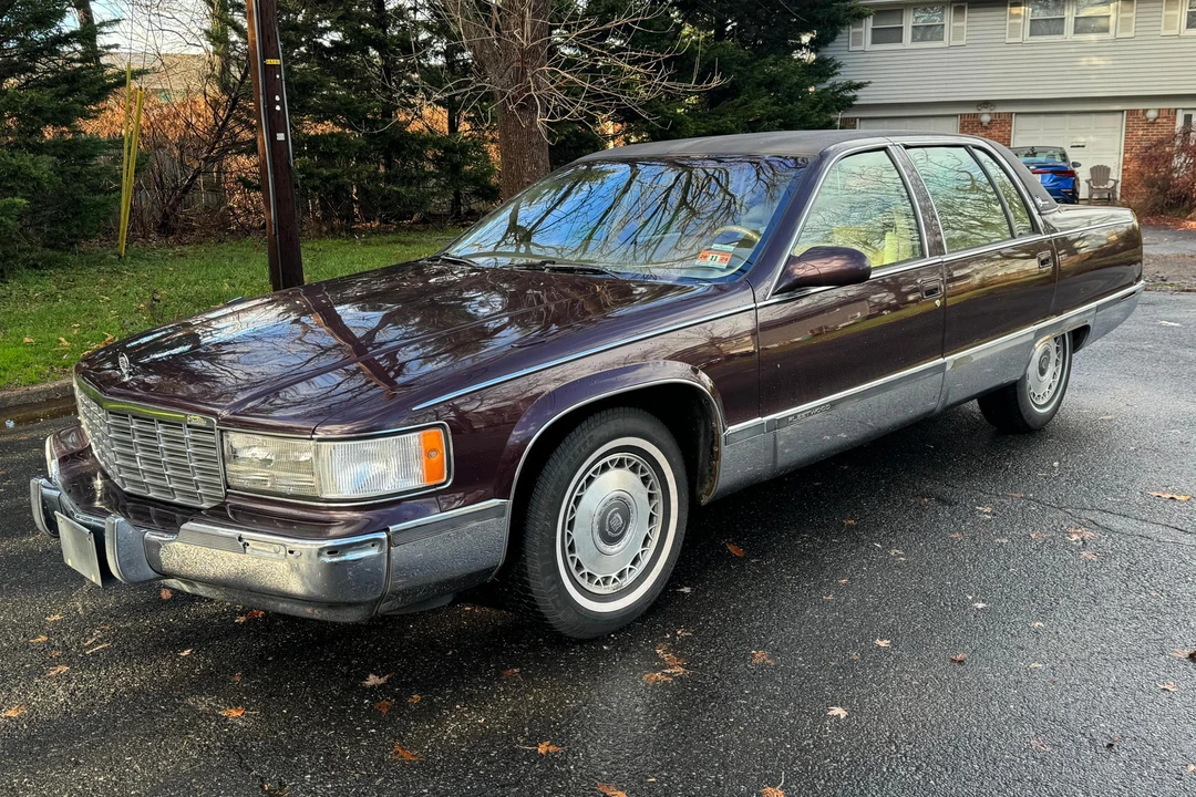1996 Cadillac Fleetwood - Image 9 of 31