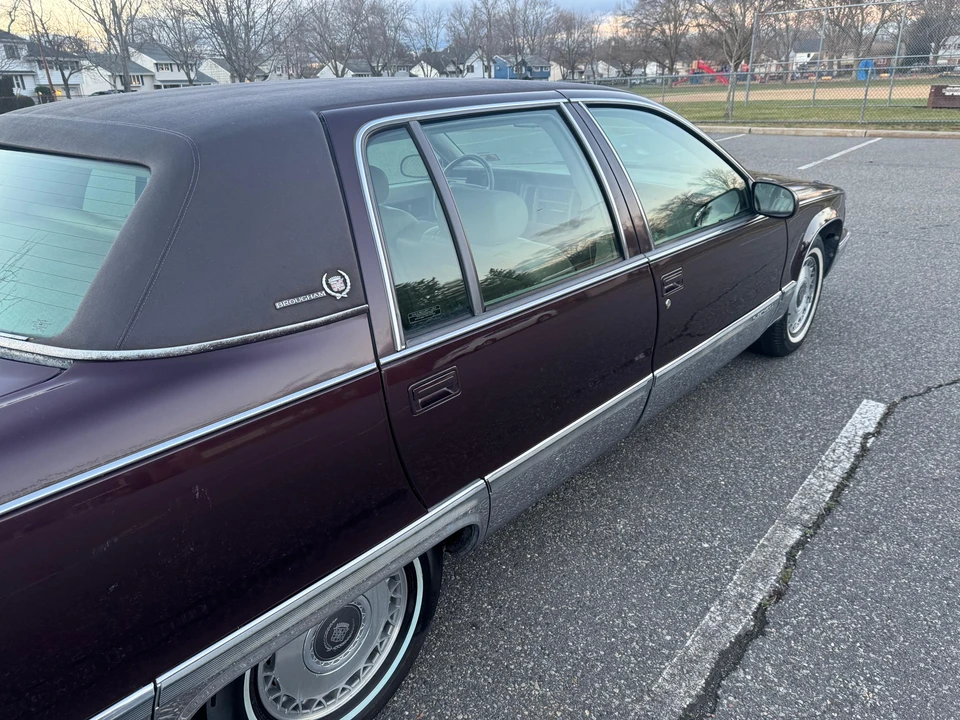 1996 Cadillac Fleetwood - Image 26 of 31