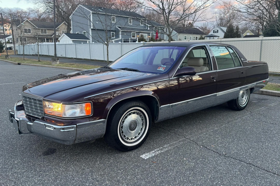 1996 Cadillac Fleetwood - Image 10 of 31