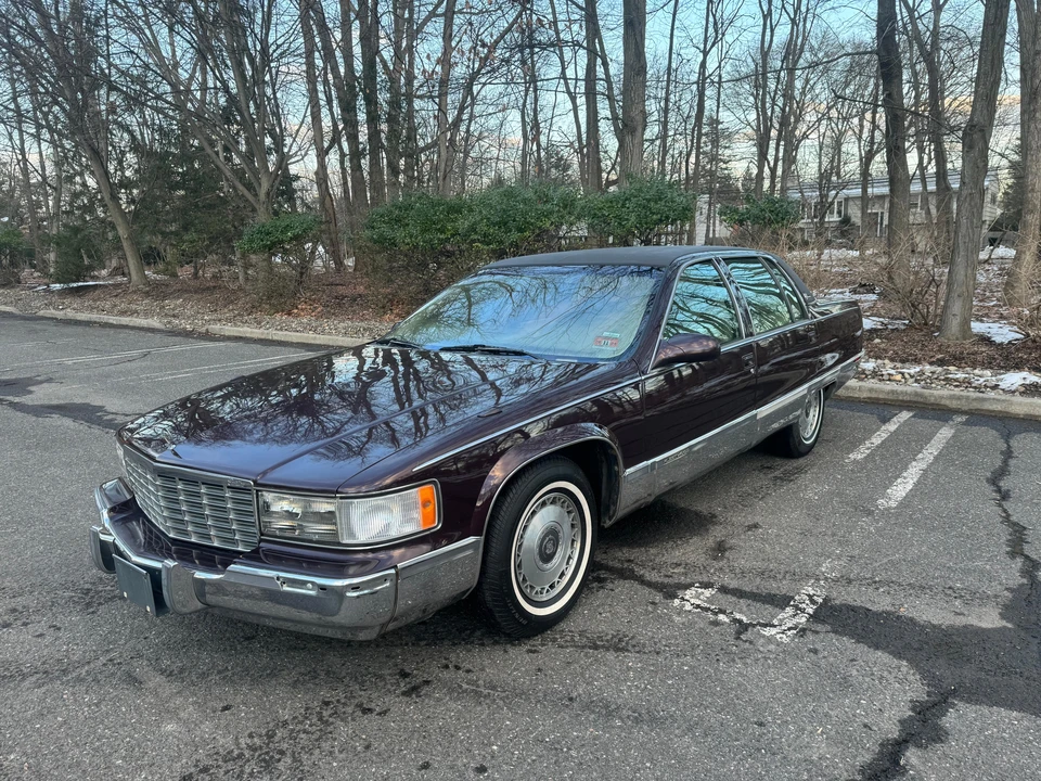 1996 Cadillac Fleetwood - Image 8 of 31
