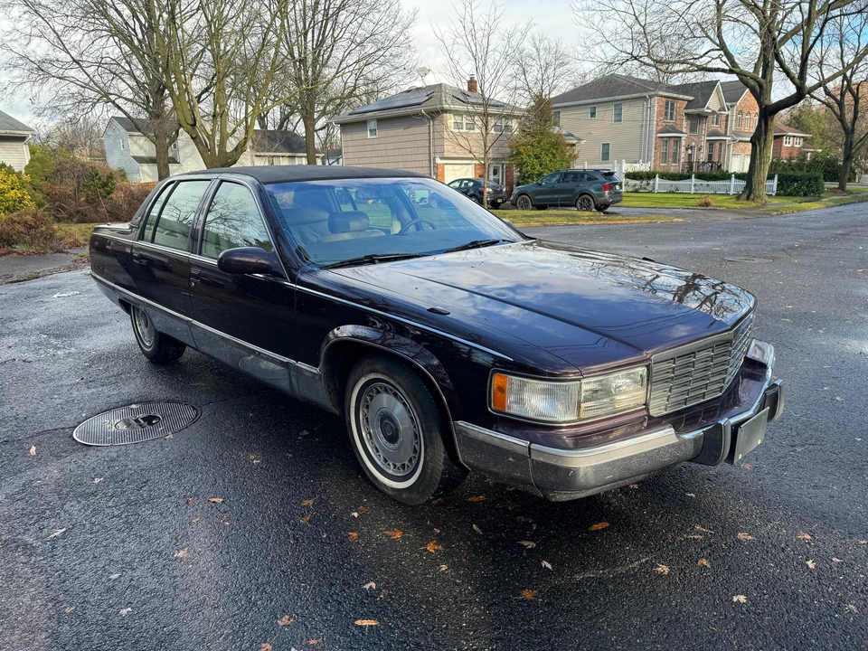1996 Cadillac Fleetwood - Image 19 of 31