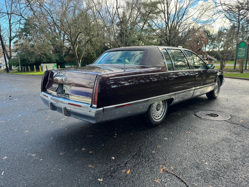 1996 Cadillac Fleetwood - Image 17 of 31