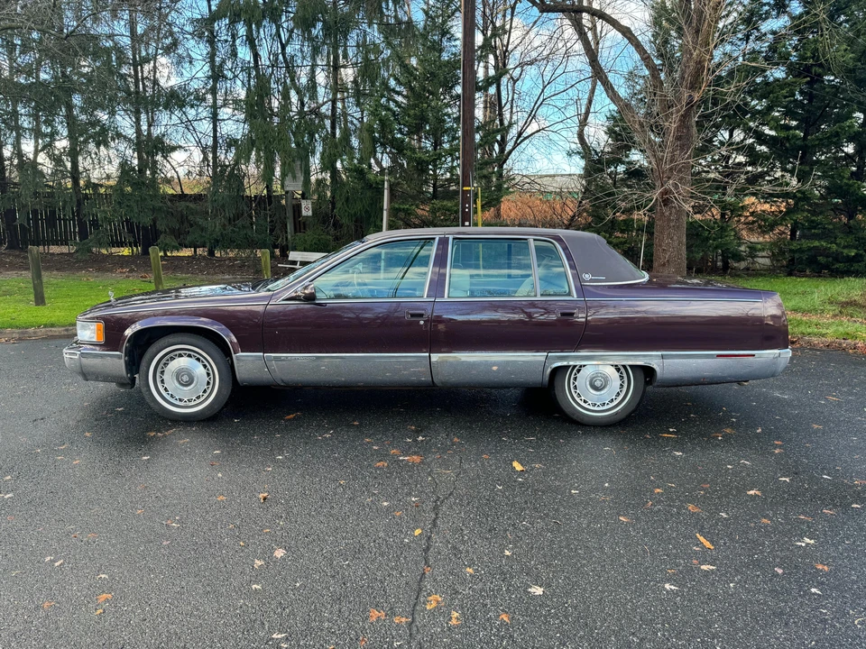 1996 Cadillac Fleetwood - Image 11 of 31
