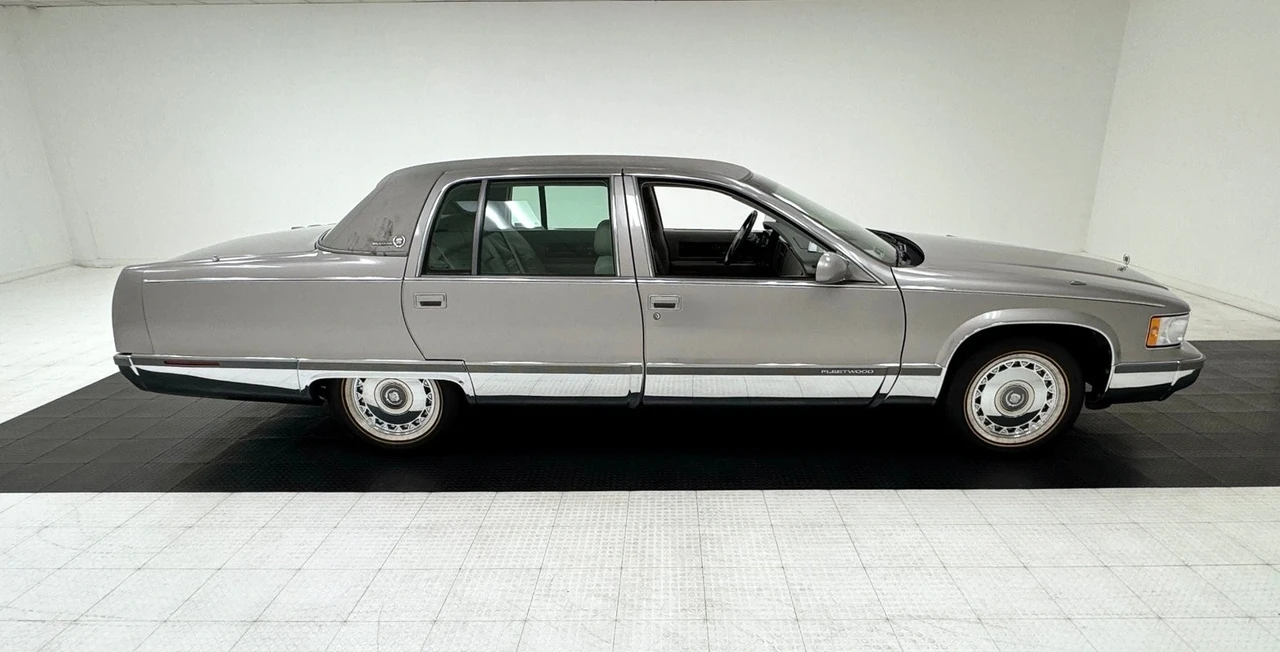 1996 Cadillac Brougham - Image 6 of 12