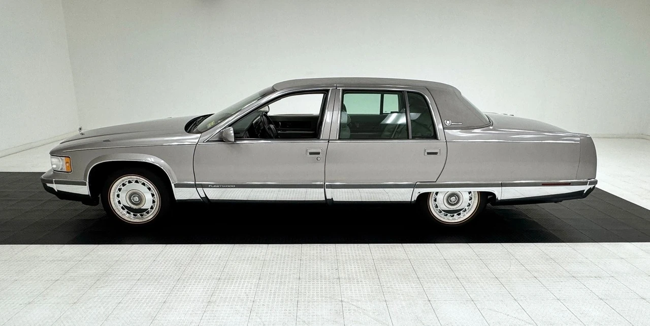 1996 Cadillac Brougham - Image 2 of 12