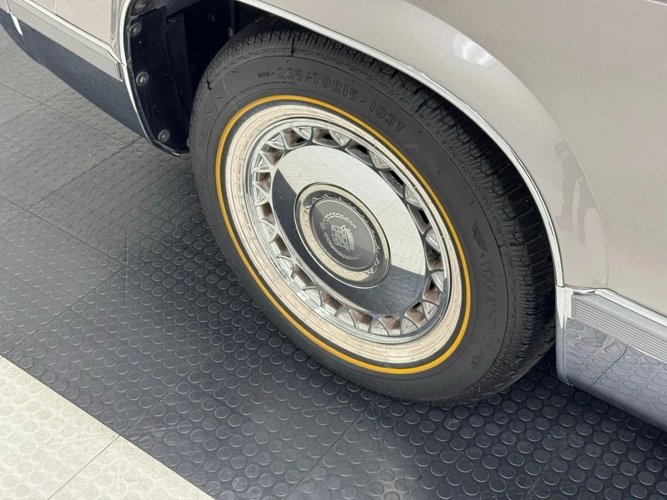 1996 Cadillac Brougham - Image 12 of 12
