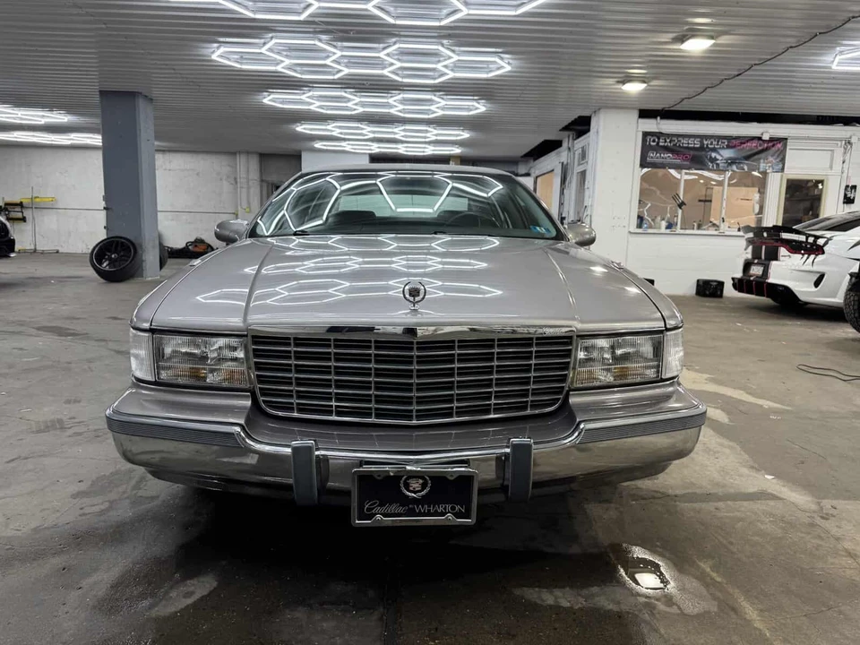 1996 Cadillac Fleetwood - Image 7 of 31