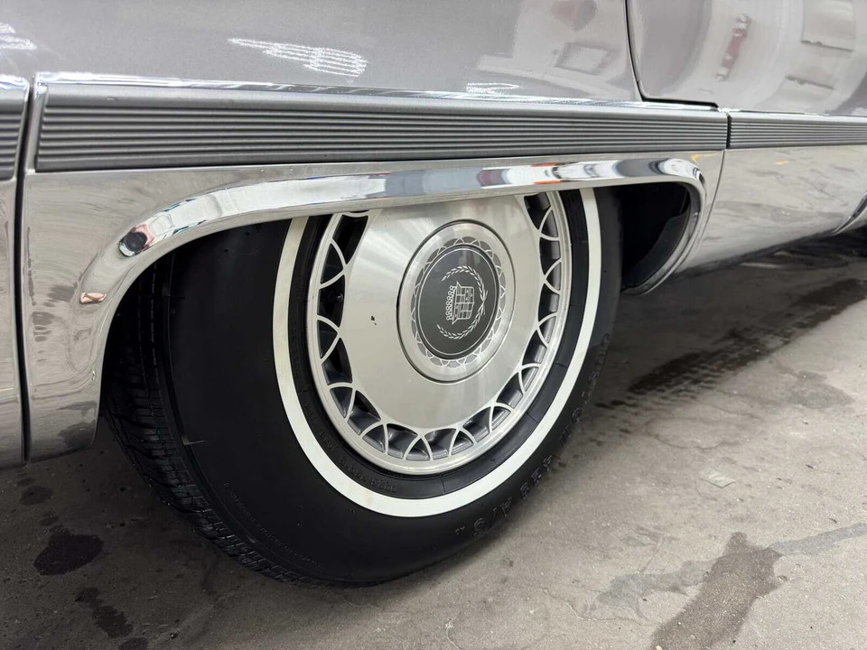 1996 Cadillac Fleetwood - Image 16 of 31