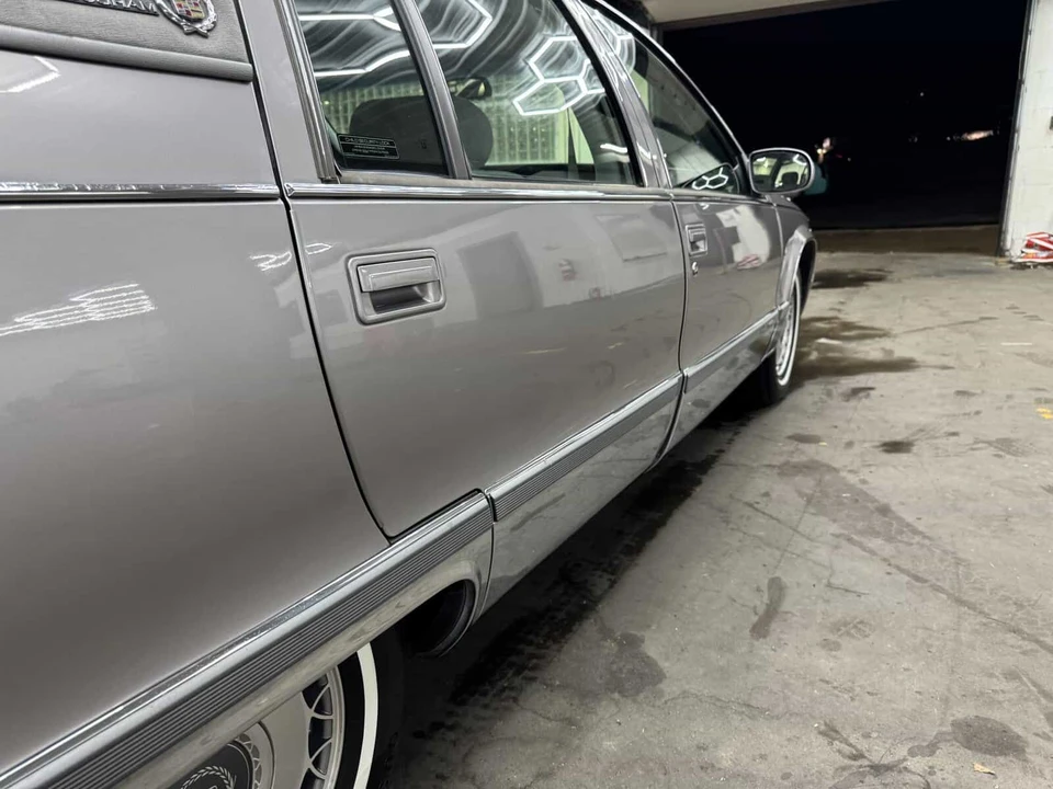1996 Cadillac Fleetwood - Image 17 of 31