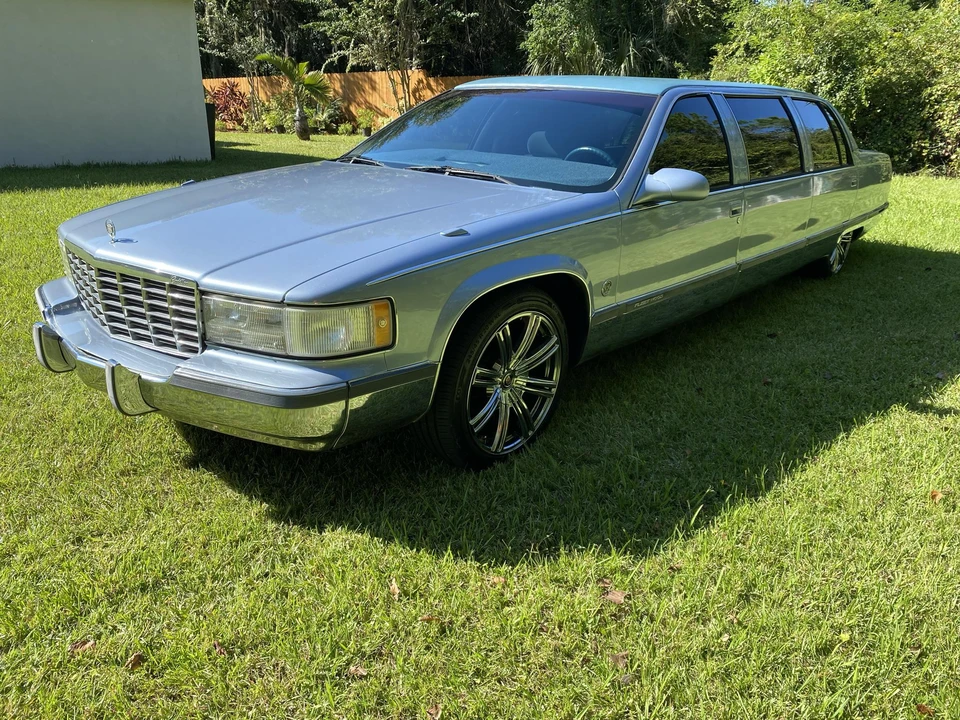 1996 Cadillac Fleetwood - Image 7 of 31