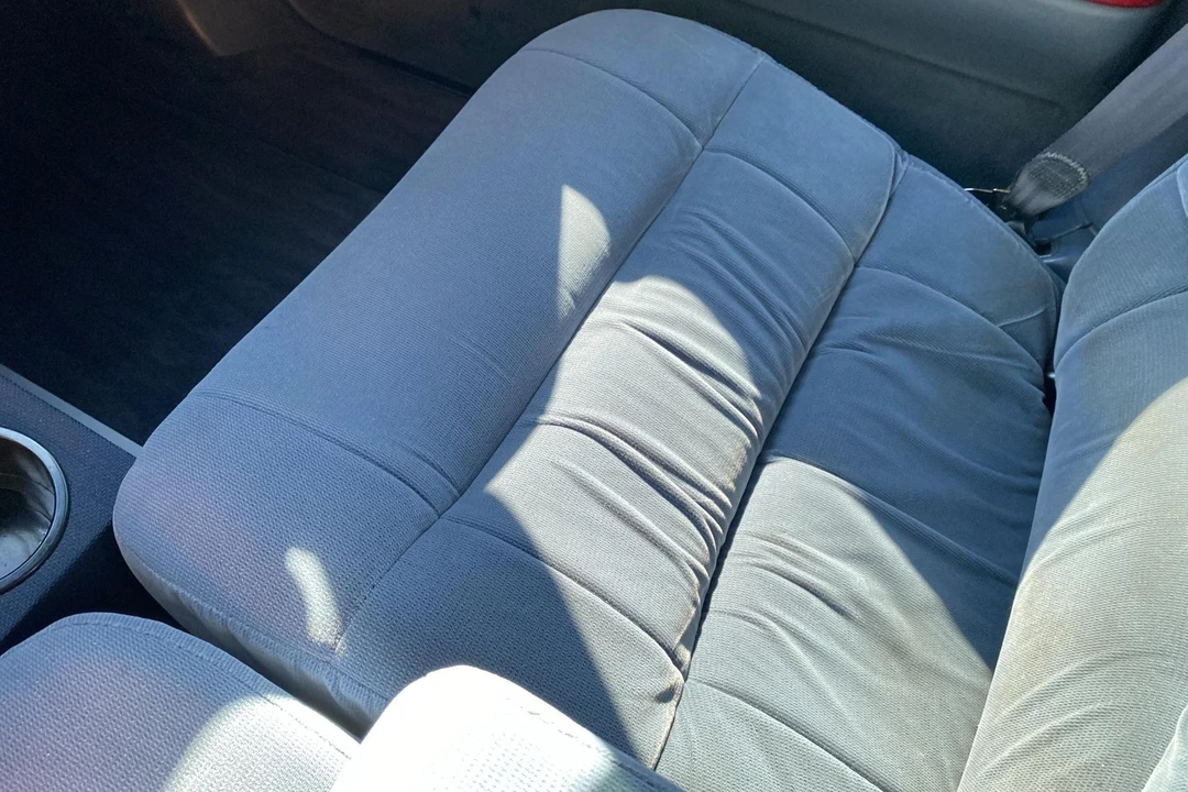 1996 Cadillac Fleetwood - Image 27 of 31