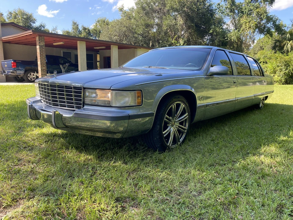 1996 Cadillac Fleetwood - Image 6 of 31