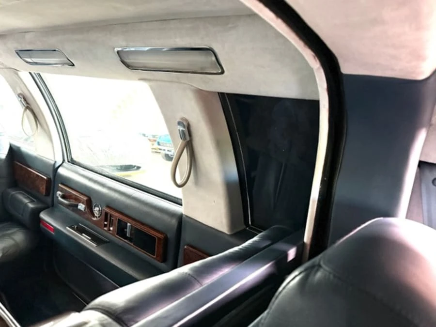 1996 Cadillac Fleetwood - Image 20 of 31