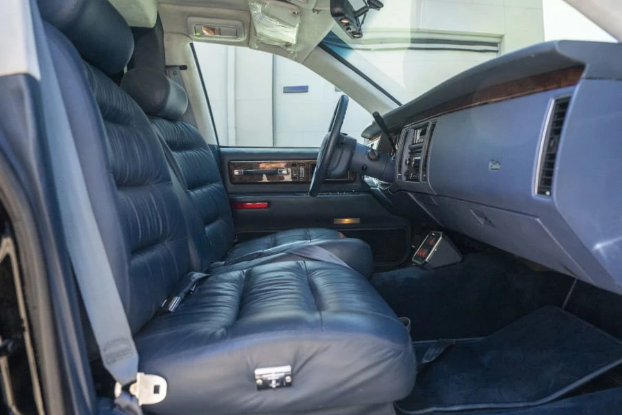 1996 Cadillac Fleetwood - Image 18 of 31