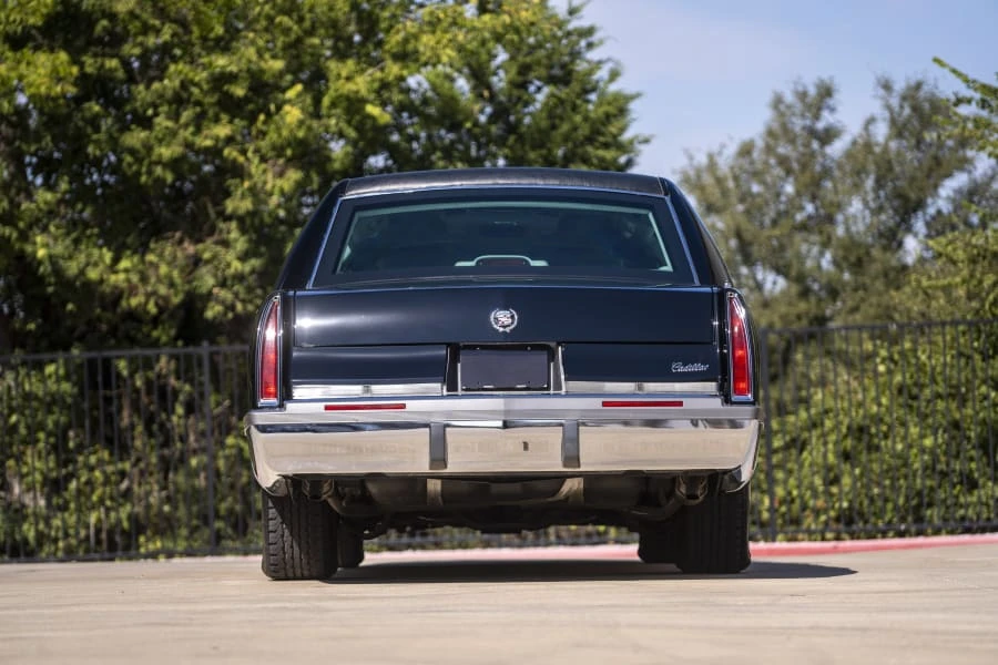 1996 Cadillac Fleetwood - Image 5 of 31