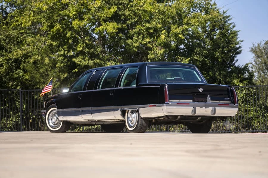 1996 Cadillac Fleetwood - Image 7 of 31