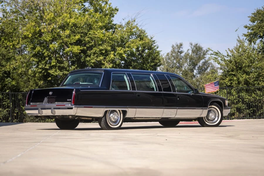 1996 Cadillac Fleetwood - Image 3 of 31