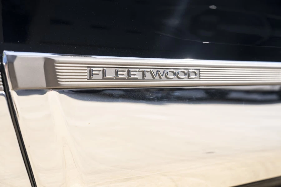 1996 Cadillac Fleetwood - Image 9 of 31