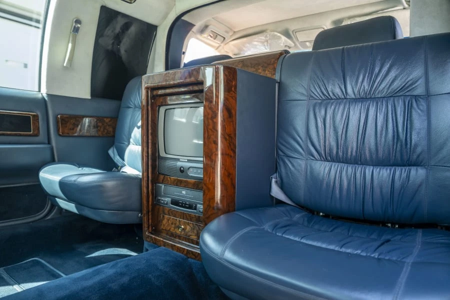 1996 Cadillac Fleetwood - Image 15 of 31