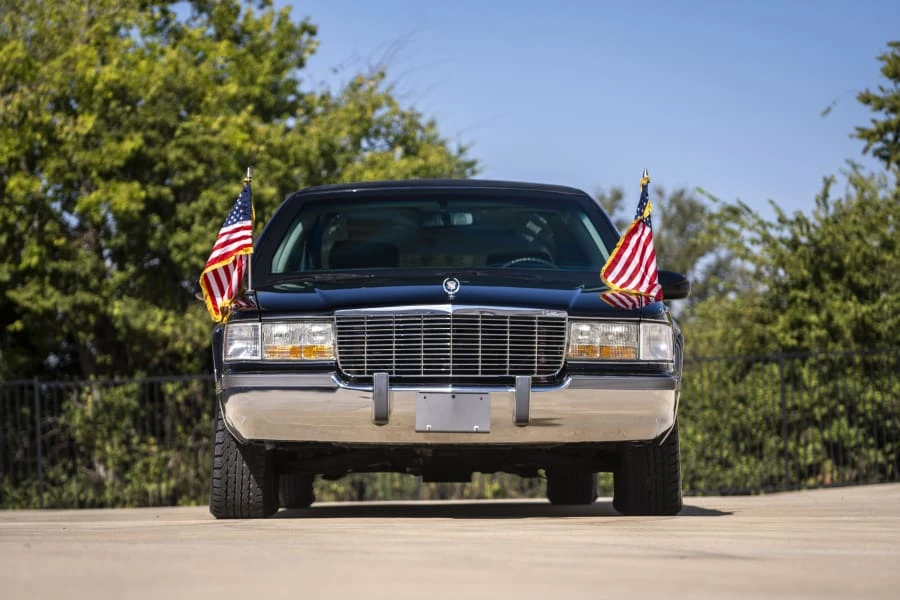 1996 Cadillac Fleetwood - Image 4 of 31