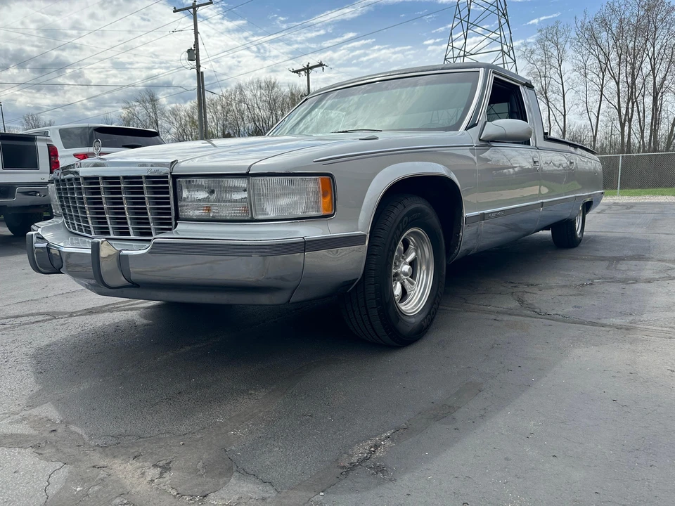 1996 Cadillac Fleetwood - Image 8 of 31