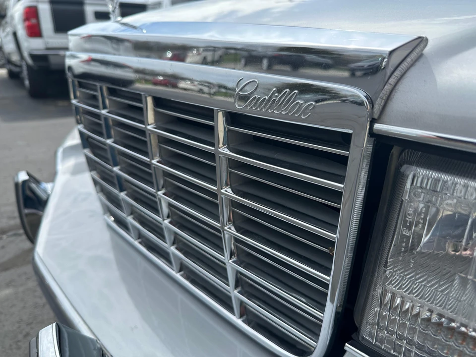 1996 Cadillac Fleetwood - Image 24 of 31
