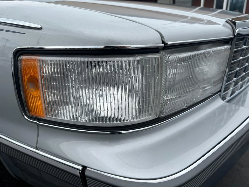 1996 Cadillac Fleetwood - Image 21 of 31