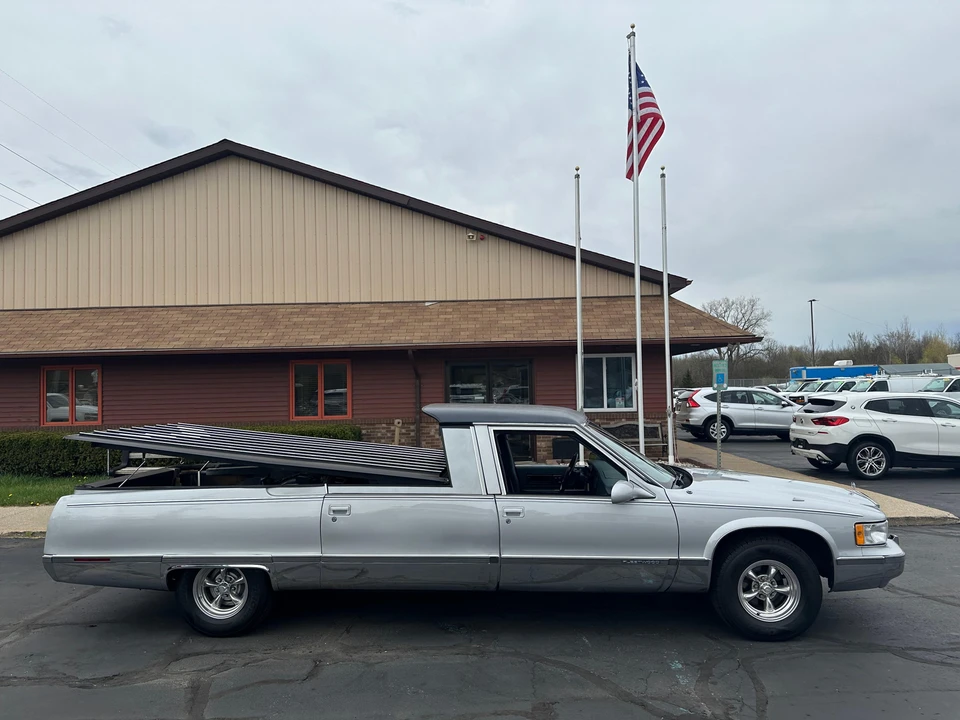 1996 Cadillac Fleetwood - Image 18 of 31