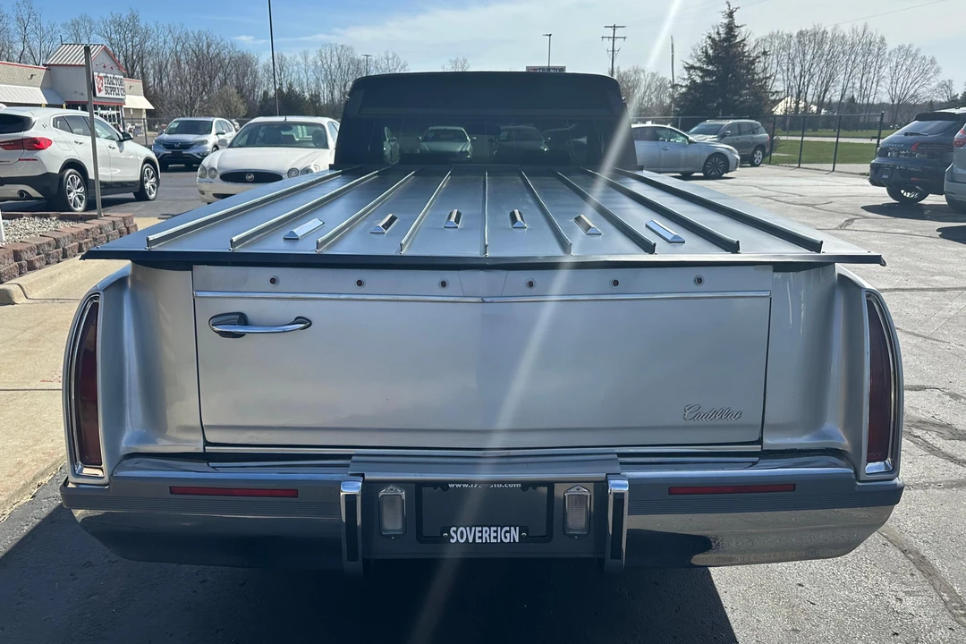 1996 Cadillac Fleetwood - Image 5 of 31