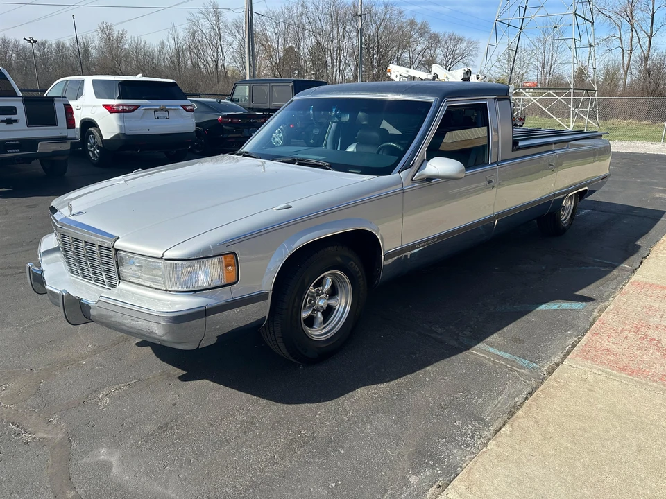 1996 Cadillac Fleetwood - Image 10 of 31