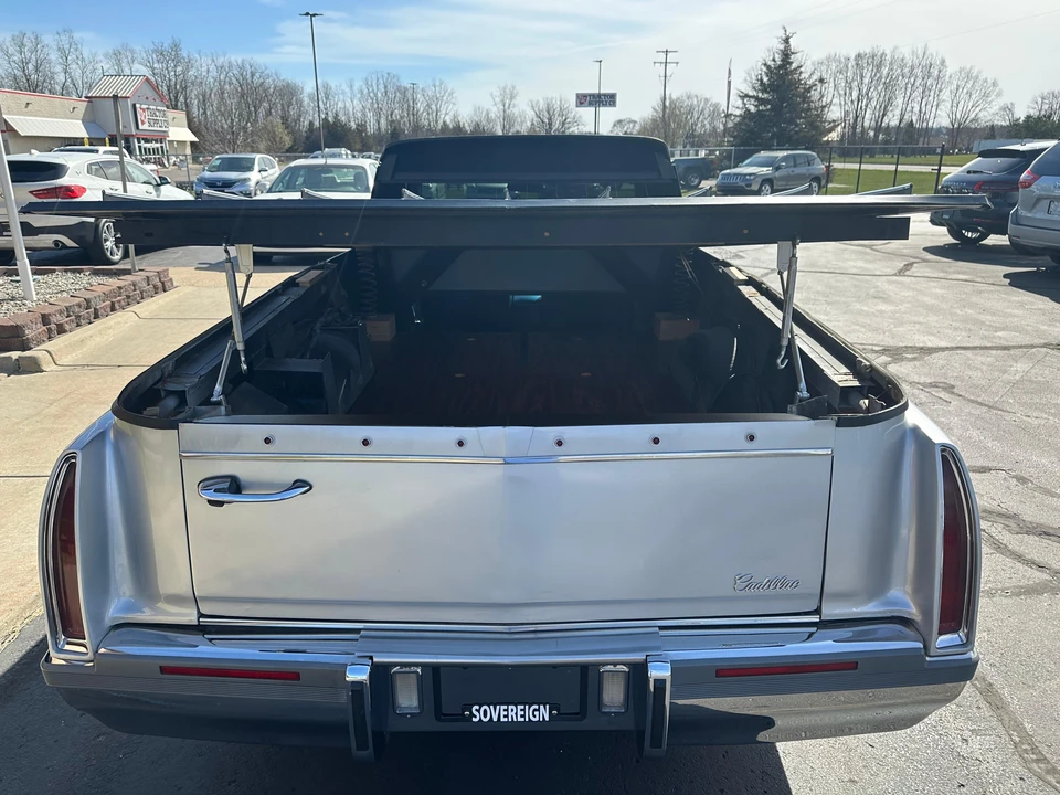 1996 Cadillac Fleetwood - Image 13 of 31