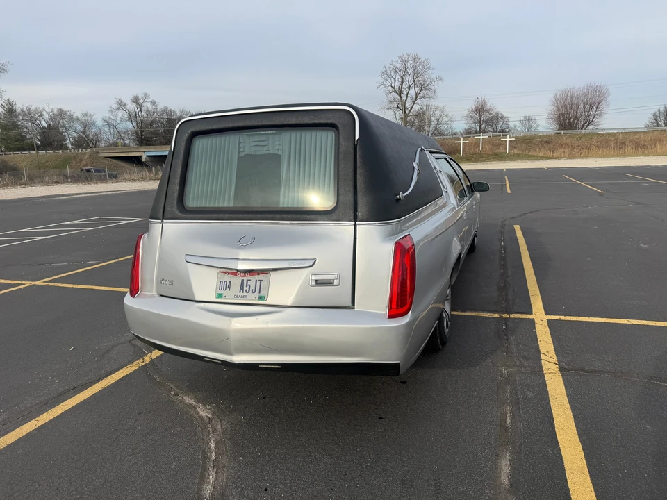 1996 Cadillac Fleetwood - Image 24 of 31