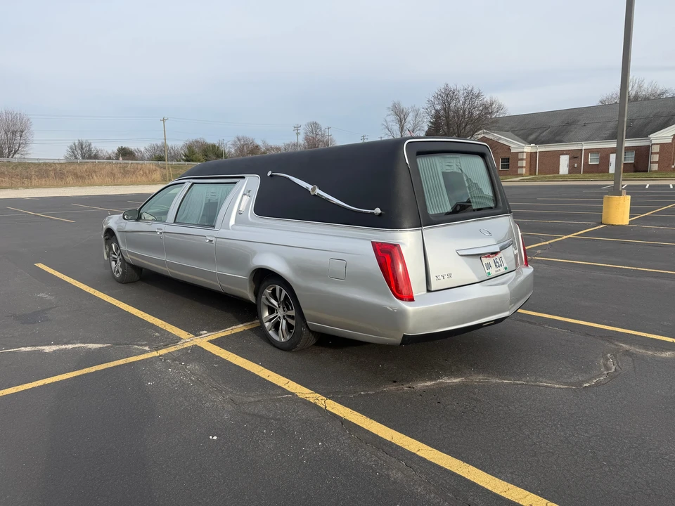 1996 Cadillac Fleetwood - Image 19 of 31