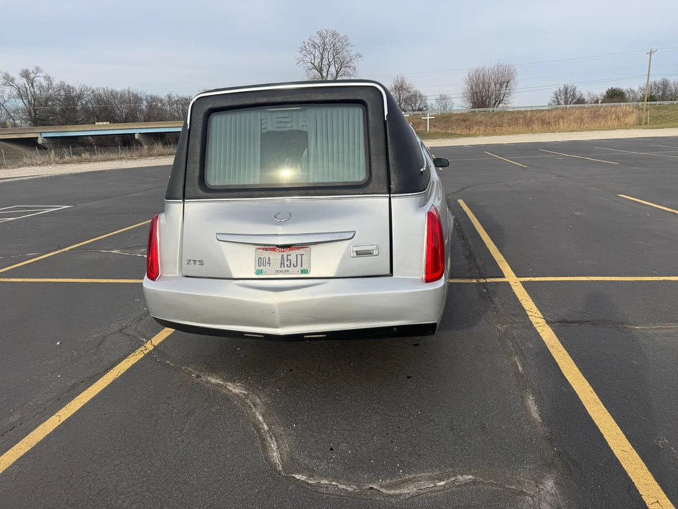 1996 Cadillac Fleetwood - Image 23 of 31