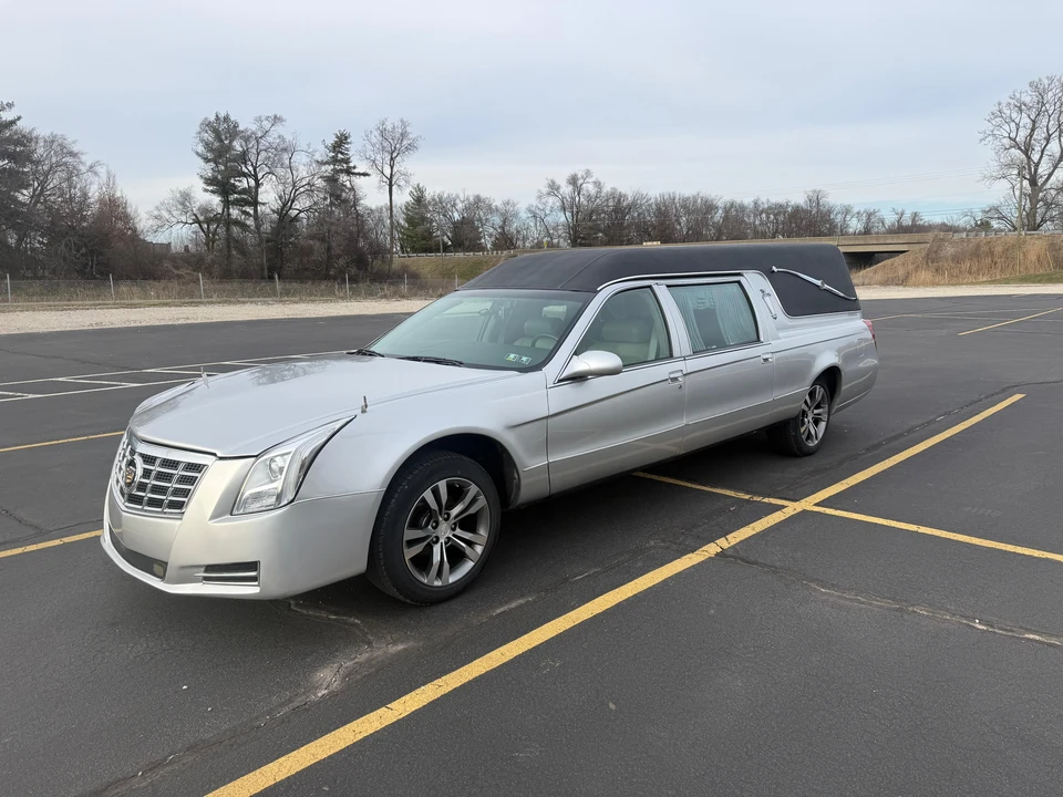 1996 Cadillac Fleetwood - Image 10 of 31