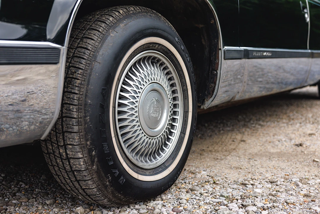 1996 Cadillac Fleetwood - Image 26 of 31