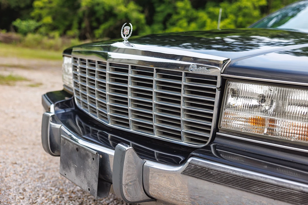 1996 Cadillac Fleetwood - Image 24 of 31