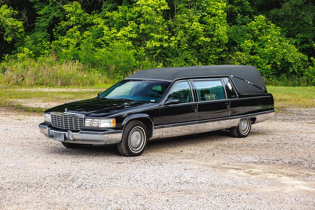 1996 Cadillac Fleetwood - Image 4 of 31