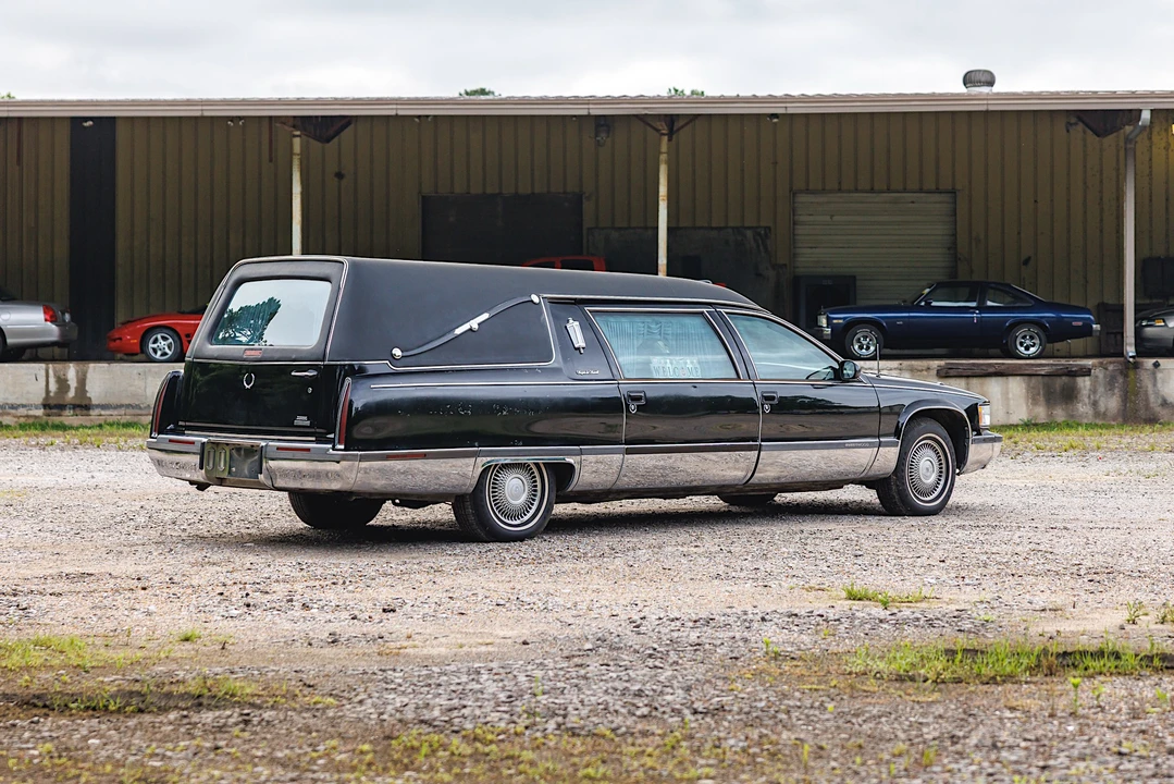 1996 Cadillac Fleetwood - Image 8 of 31