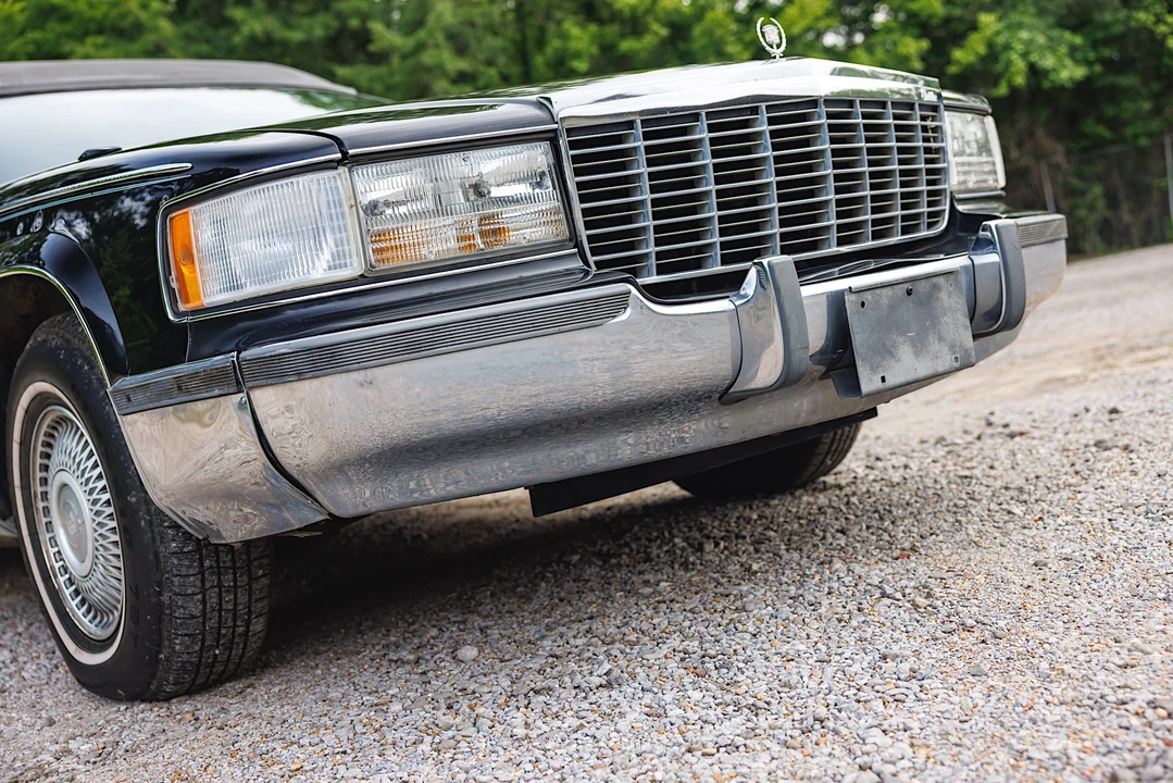 1996 Cadillac Fleetwood - Image 18 of 31