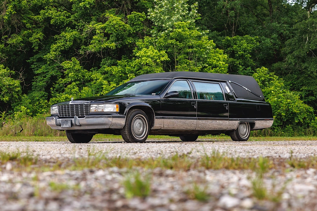 1996 Cadillac Fleetwood - Image 5 of 31