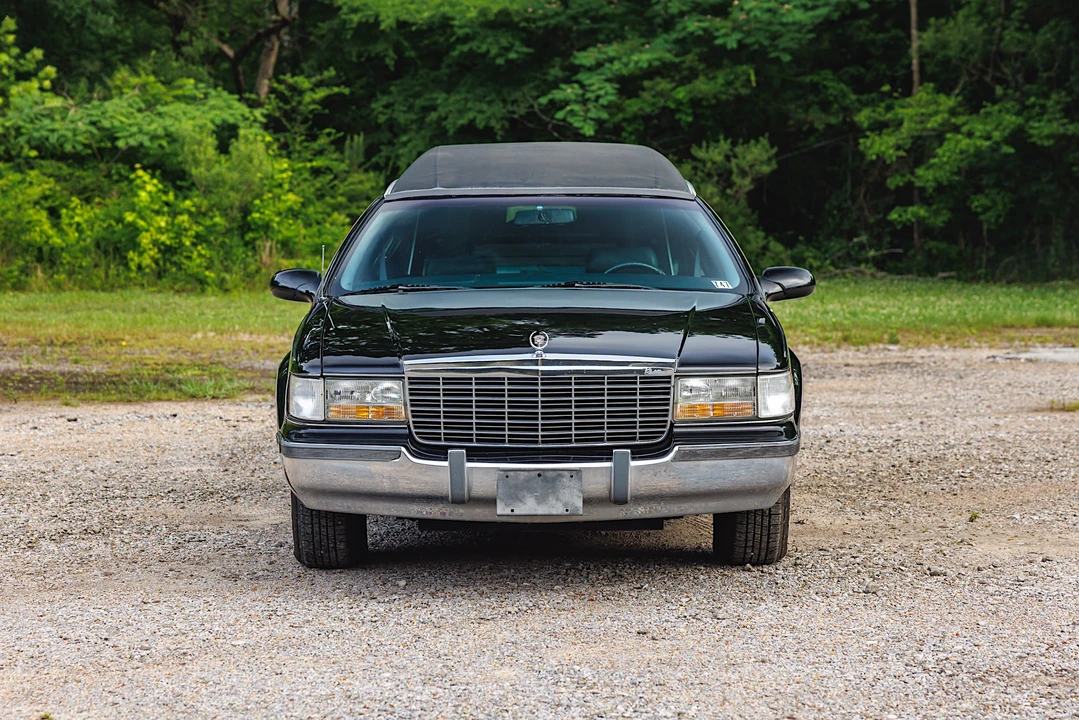1996 Cadillac Fleetwood - Image 9 of 31