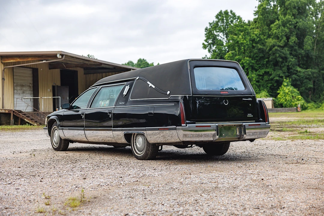 1996 Cadillac Fleetwood - Image 12 of 31