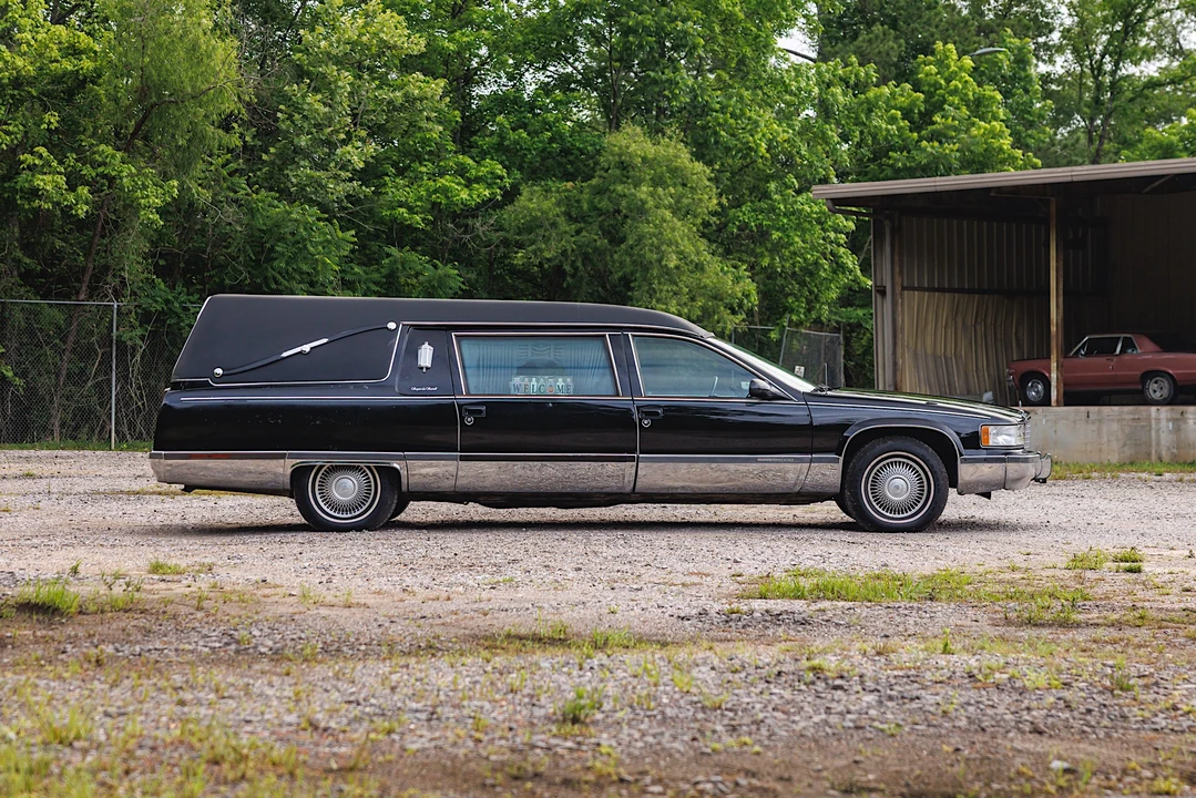 1996 Cadillac Fleetwood - Image 7 of 31